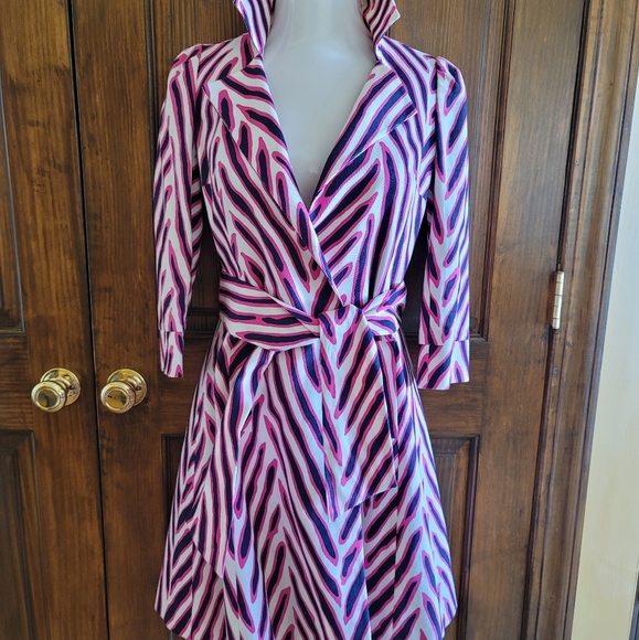 Diane Von Furstenberg 3 Quarter Sleeve Coat P2P 17.5